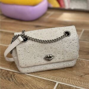Pearl Clutch